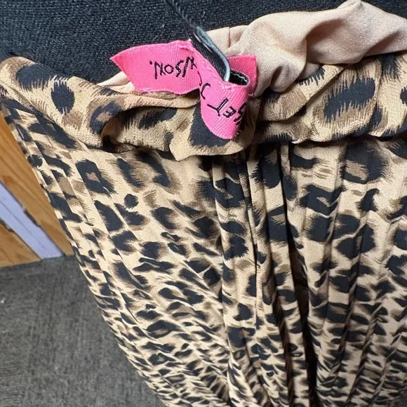 Betsey Johnson Leopard Print A-Line Skirt - Picture 4 of 4